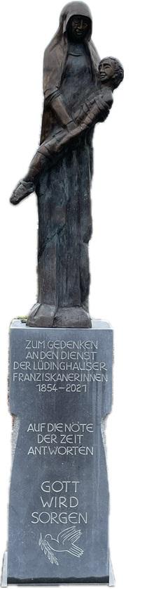 Das Denkmal zum Dienst der Franziskanerinnen vor dem Franziskushaus der Kliniken Maria Hilf GmbH. (c) Eberhard Boekers