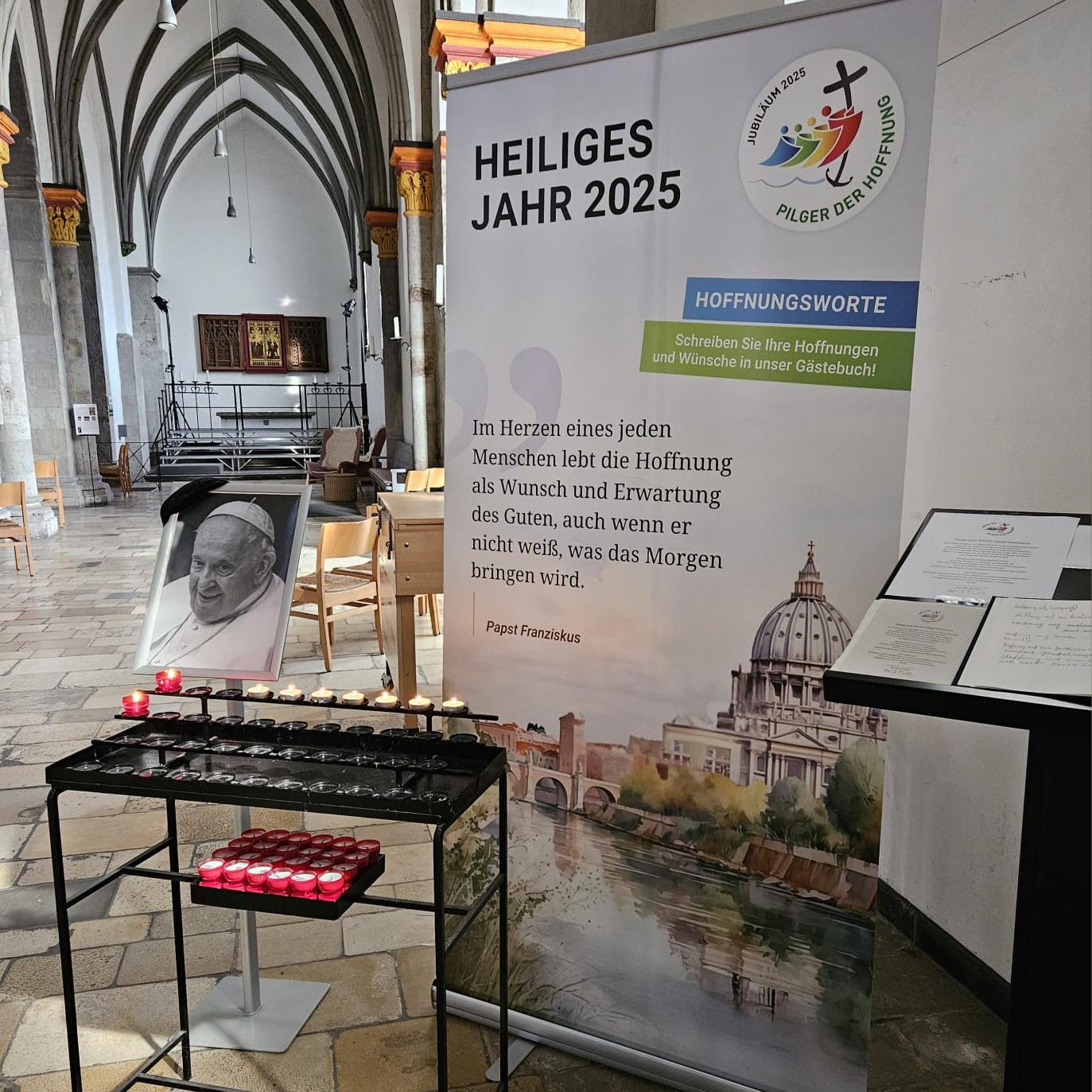 Einladung zum feierlichen Totengedenken für Papst Franziskus