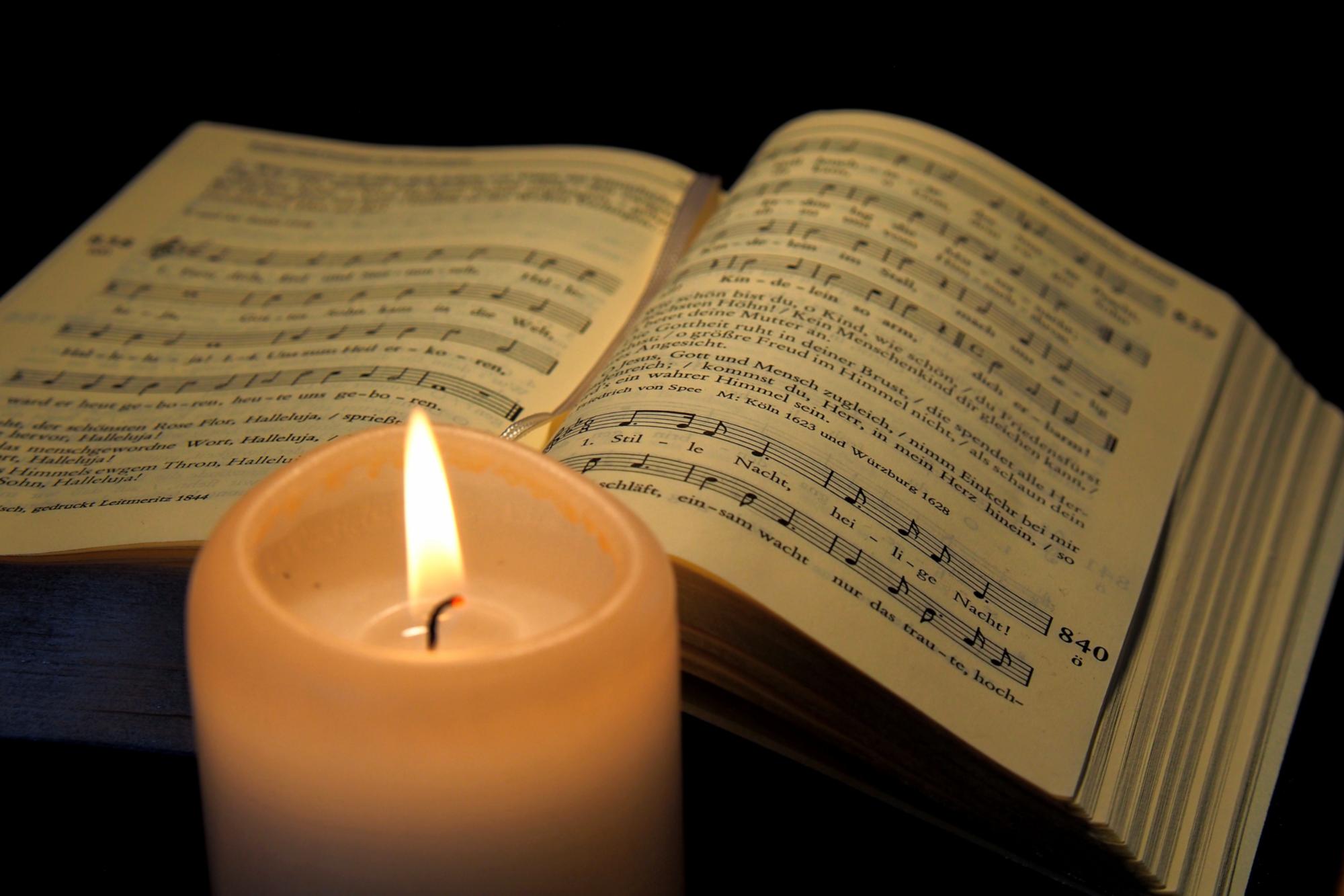 christmas-7653738_by_Ralf1403_pixabay_pbs